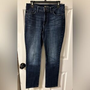 Lee regular fit straight leg mid rise secretly shapes jeans. Size 6.